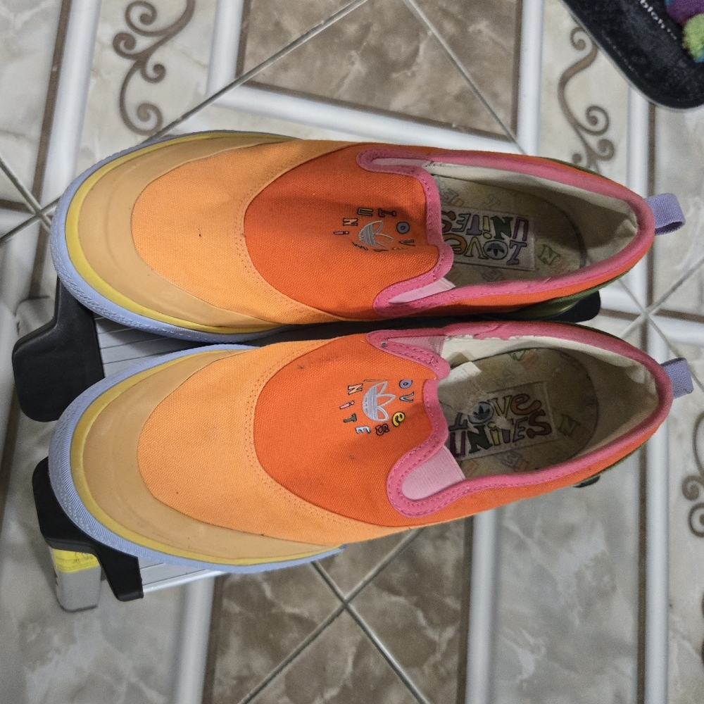 Adidas slip on women